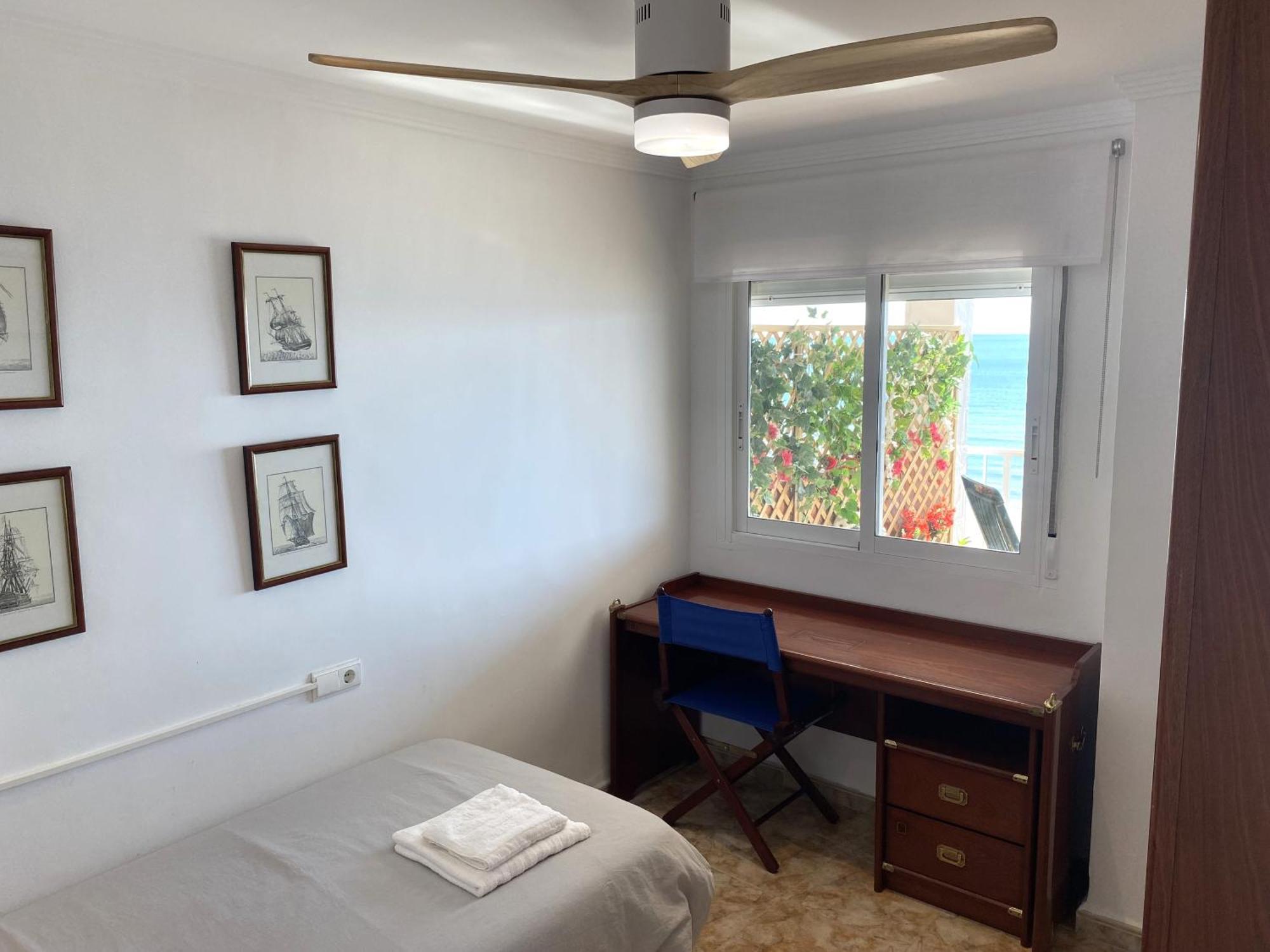 Beachfront And Renovated Apartment Cullera Kültér fotó